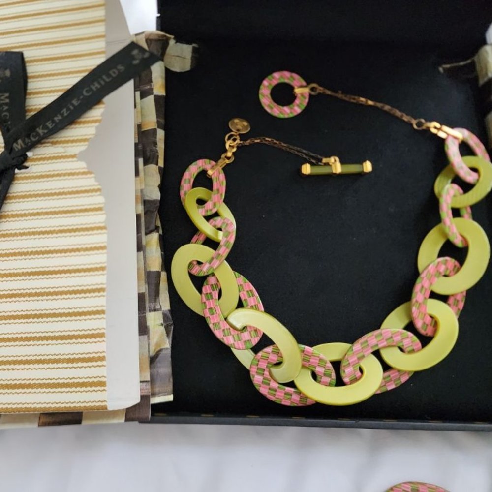 MACKENZIE-CHILDS TULIP LIAISON SHORT NECKLACE